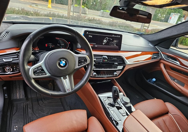 BMW Seria 5 cena 235000 przebieg: 73000, rok produkcji 2020 z Warszawa małe 121